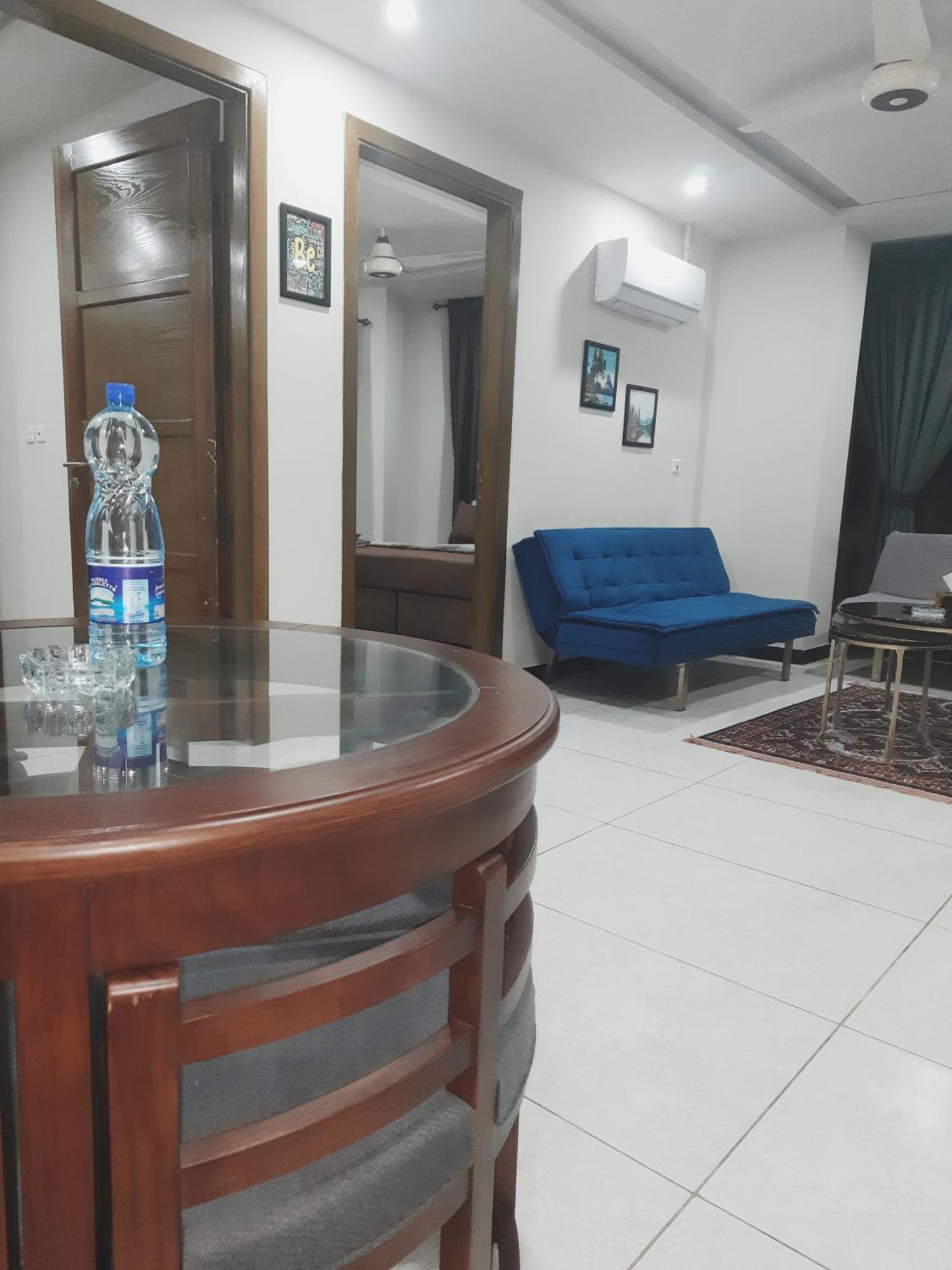 Northern Suites Bahria Town Равалпінді Номер фото